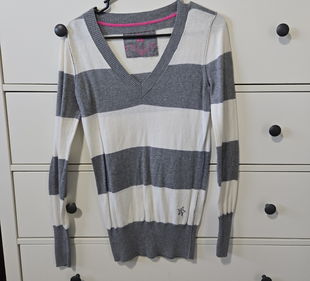 Nollie Gray and White V-Neck Sweater with Pink Accents